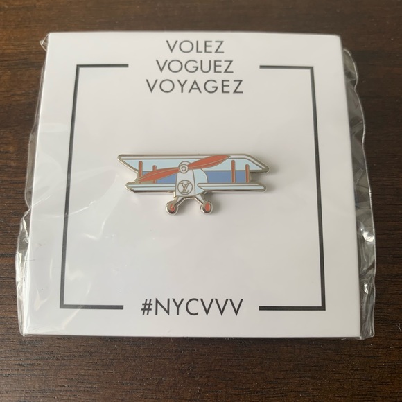 Louis Vuitton Jewelry - 🔥Limited Edition/Collector’s LV Pin❤️
